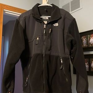 Great used condition The North Face fleece jacket. Worn for one season. No flaws